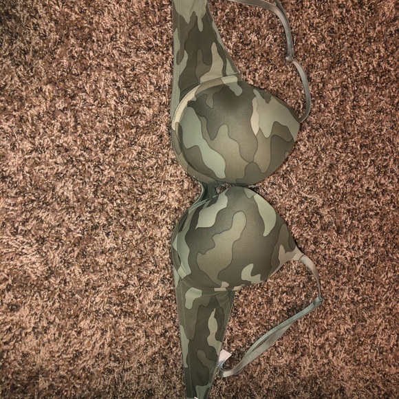 Victoria’s Secret bra - Picture 1 of 2
